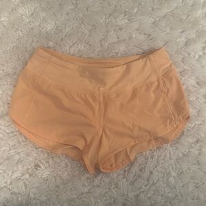 Speed Up Low-Rise Lined Shorts 2.5”